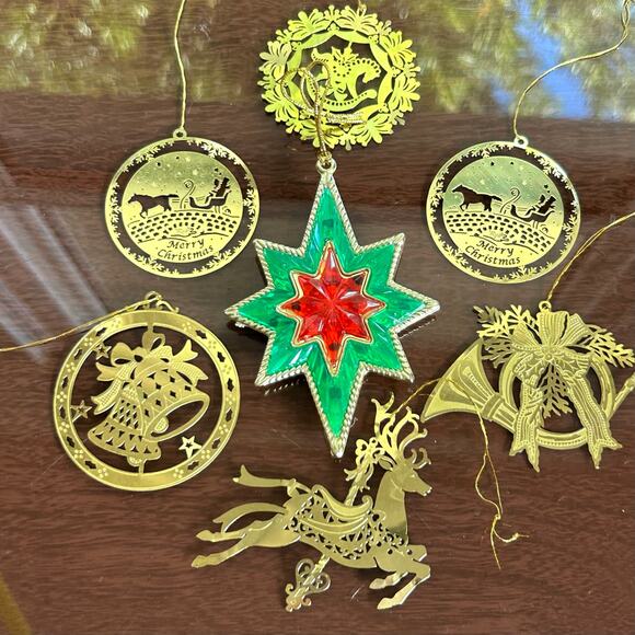 Lot of 7 Vintage Brass-Tone Cutout Christmas Ornaments - Picture 8 of 11